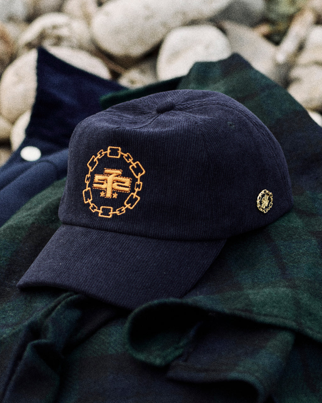 557 Crest Cap